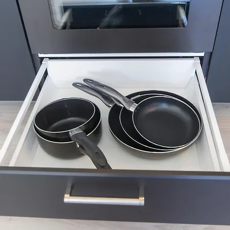 아파트 Sweethome - Black & White *