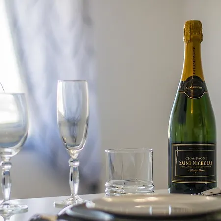 아파트 Sweethome - Black & White *