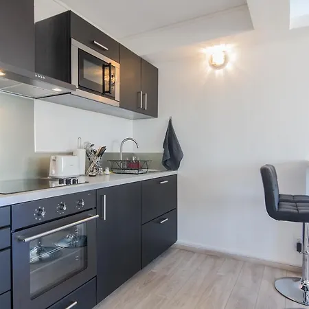 Sweethome - Black & White 아파트