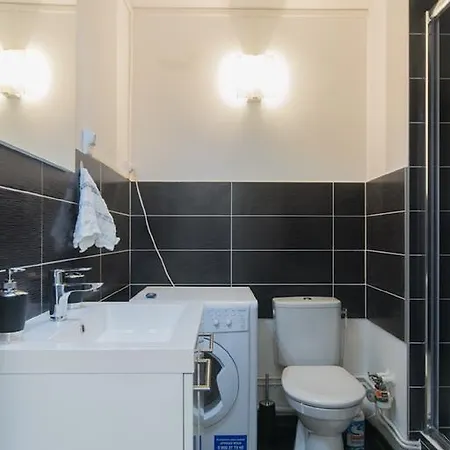 아파트 Sweethome - Black & White 디종