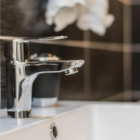 Sweethome - Black & White Apartament *