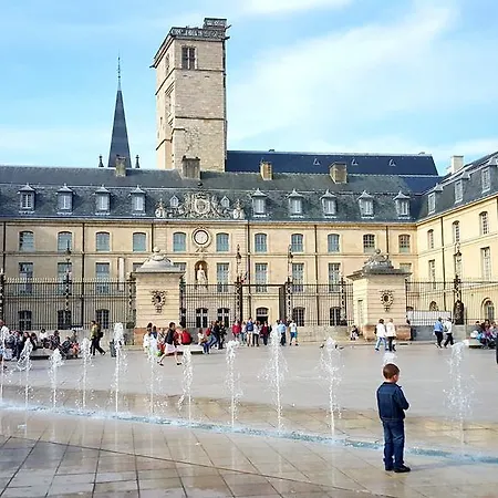 Sweethome - Black & White Apartament Dijon