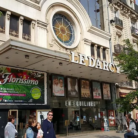 Sweethome - Black & White 아파트 *