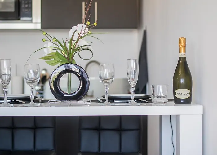 Sweethome - Black & White Διαμέρισμα Ντιζόν