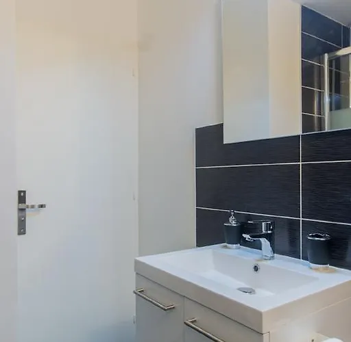 Sweethome - Black & White *